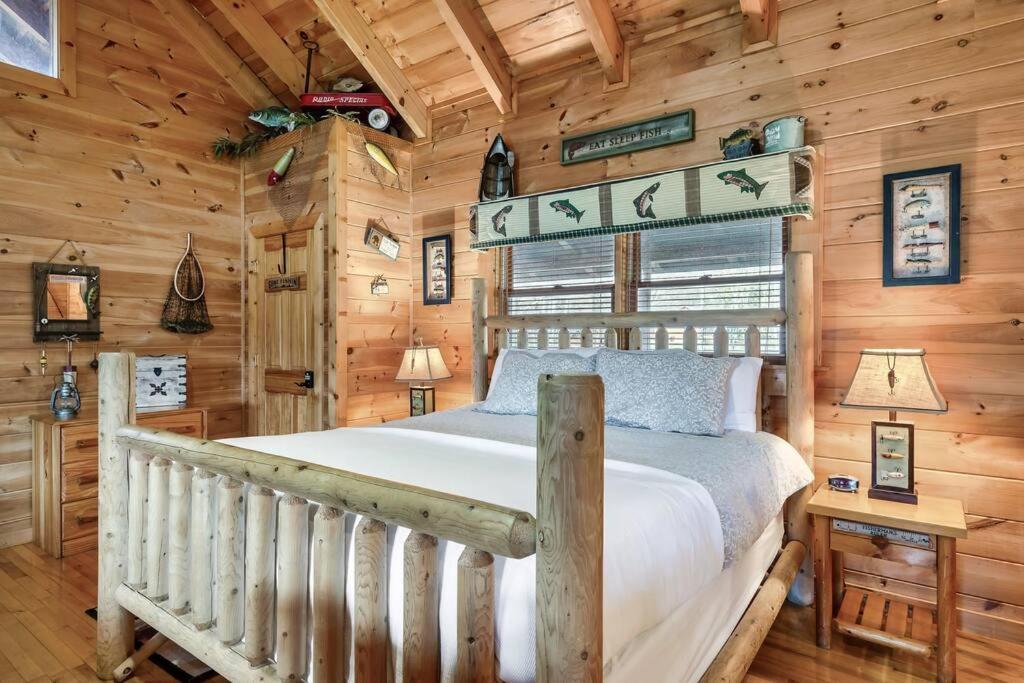 Spectacular Mtns Views With Private Hot Tub With Pool Table And Private Pond Villa Sevierville Bagian luar foto