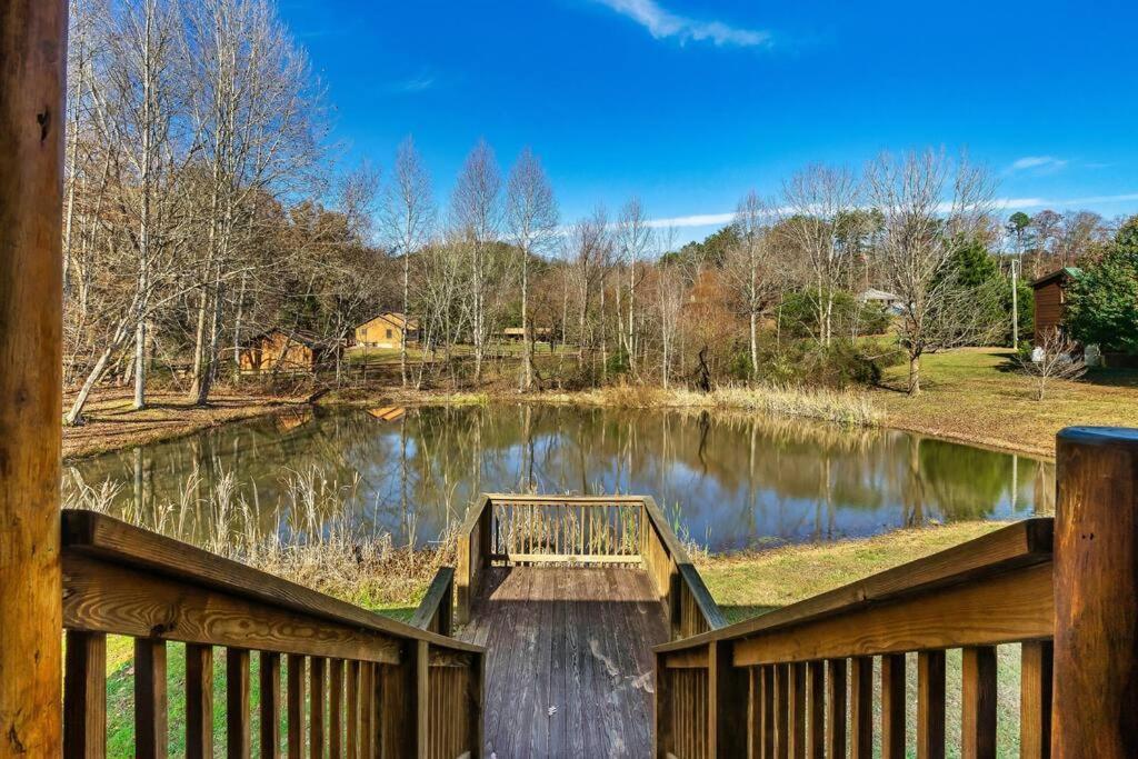 Spectacular Mtns Views With Private Hot Tub With Pool Table And Private Pond Villa Sevierville Bagian luar foto