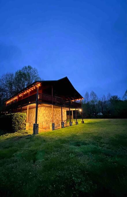 Spectacular Mtns Views With Private Hot Tub With Pool Table And Private Pond Villa Sevierville Bagian luar foto