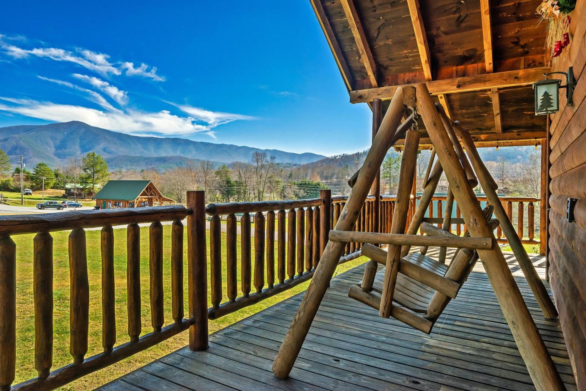 Spectacular Mtns Views With Private Hot Tub With Pool Table And Private Pond Villa Sevierville Bagian luar foto